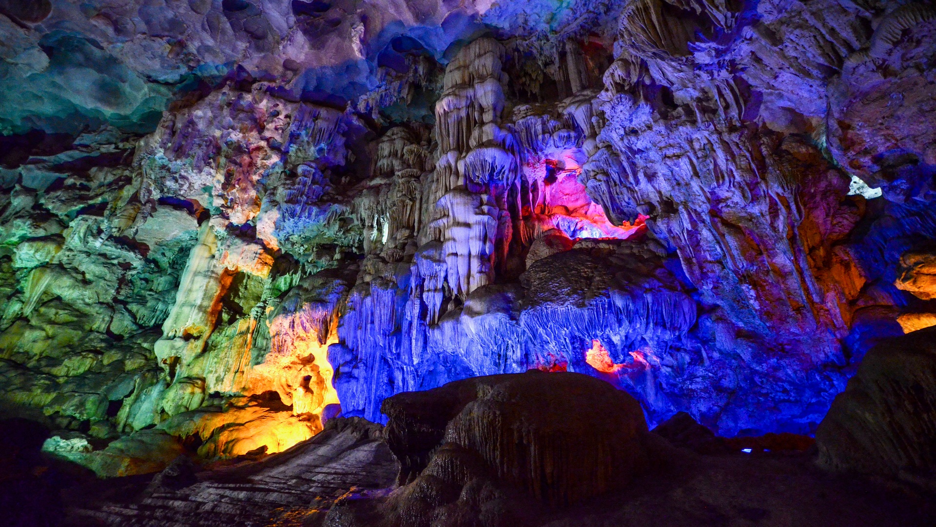 product-8d/7n-leisure-vietnam-sapa-fansipan,-halong-bay-&-cu-chi-tunnel-banner